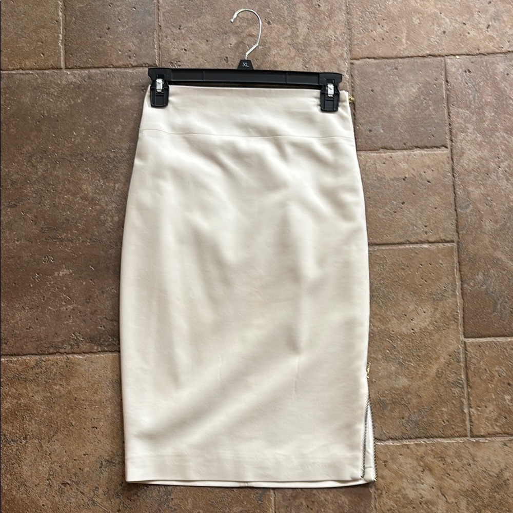 Express Cream Pencil Skirt Sleek Design
